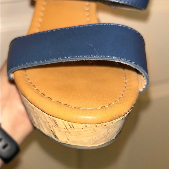Tommy Hilfiger Women's Blue and Tan platform, wedge Sandals, size 7 1/2 - Picture 10 of 11